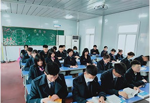 初中生上石家莊同創(chuàng)鐵路學校能上大專嗎