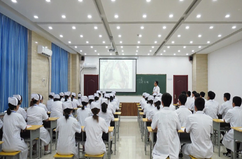 河北同仁醫(yī)學(xué)院為什么護(hù)理行業(yè)永不失業(yè)
