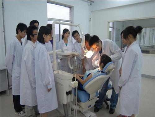 衛(wèi)校石家莊冀聯(lián)醫(yī)學(xué)中等專業(yè)學(xué)校師資怎么樣？