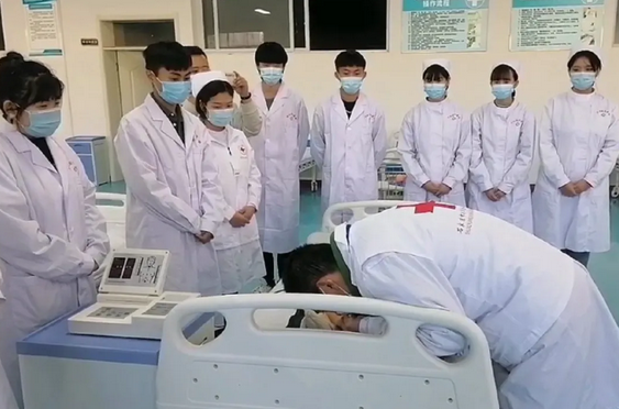 河北同仁醫(yī)學院上大專的途徑