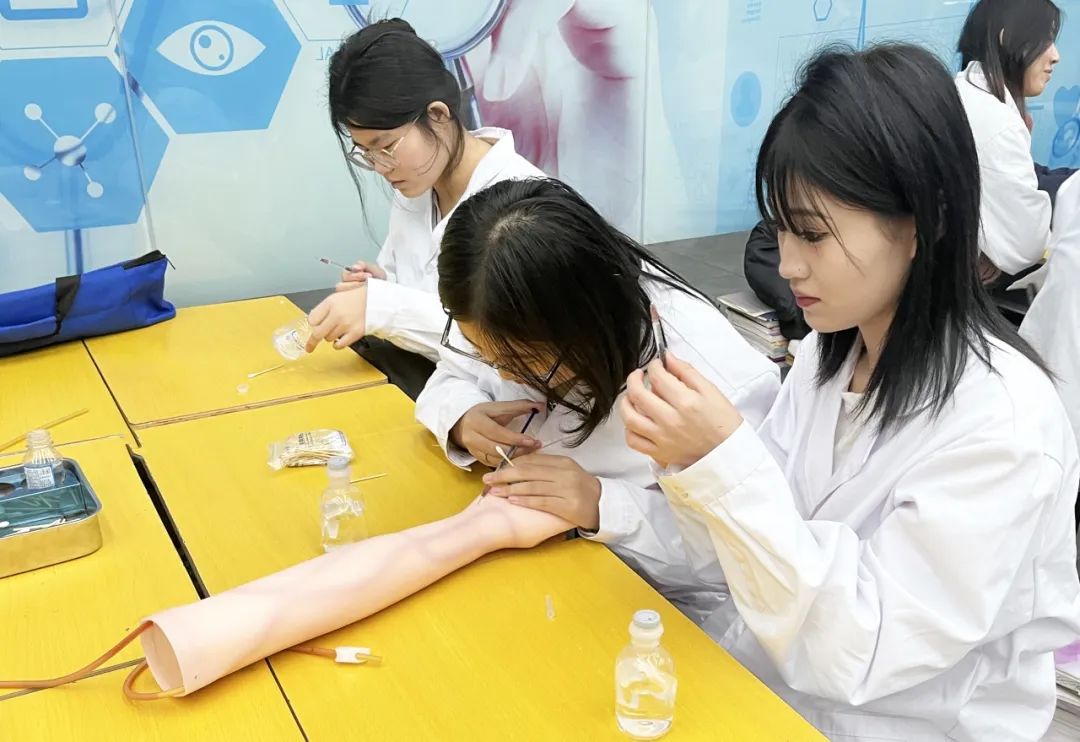 石家莊哪所醫(yī)學中專好