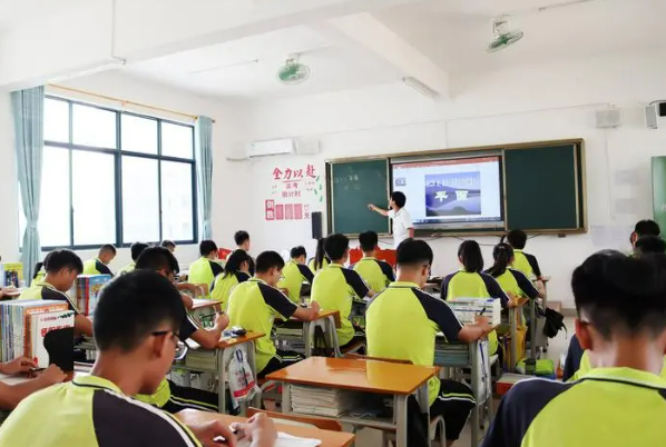 國辦和民辦學(xué)校硬件設(shè)施一樣嗎