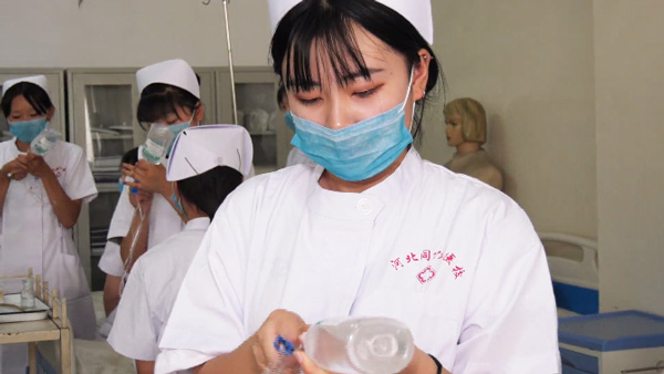 護理學(xué)調(diào)整為國控制專業(yè)，護理專業(yè)更吃香