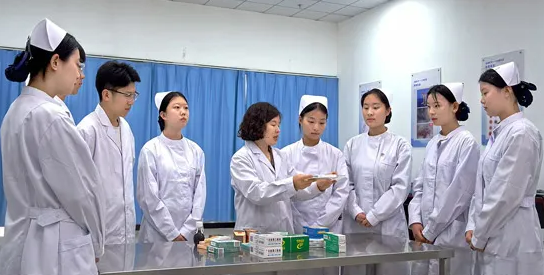 初中畢業(yè)學醫(yī)學類專業(yè)，這10個常見問題建議收藏！